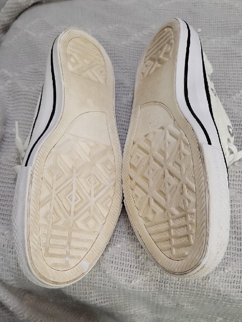 Converse White Low Top Canvas Sneakers Easy On Heel, Womens Size 8 - Picture 6 of 9